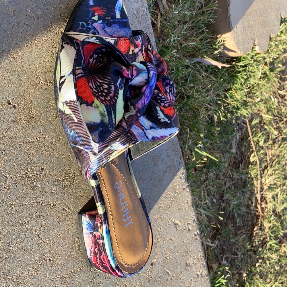 J.Reneé Sandal
